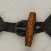 Пряжка дерево+кожзам S34056
